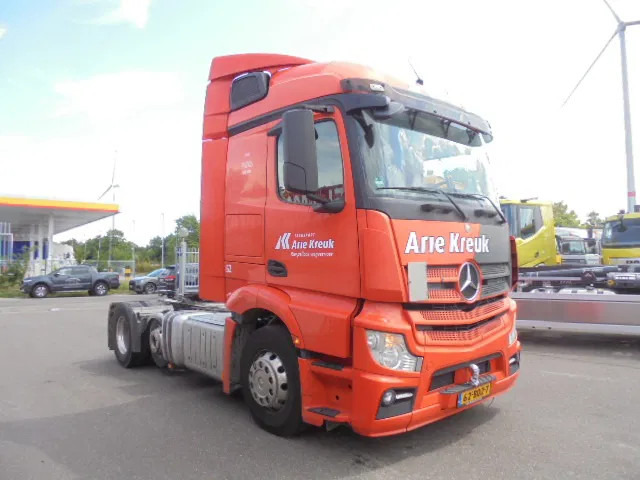 Mercedes-Benz Actros 2343 6X2 VOORLOOPAS - Влекач: снимка 3 Mercedes-Benz Actros 2343 6X2 VOORLOOPAS - Влекач: снимка 3
