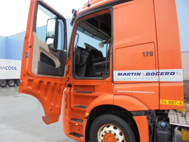 Влекач Mercedes-Benz Actros: снимка 9