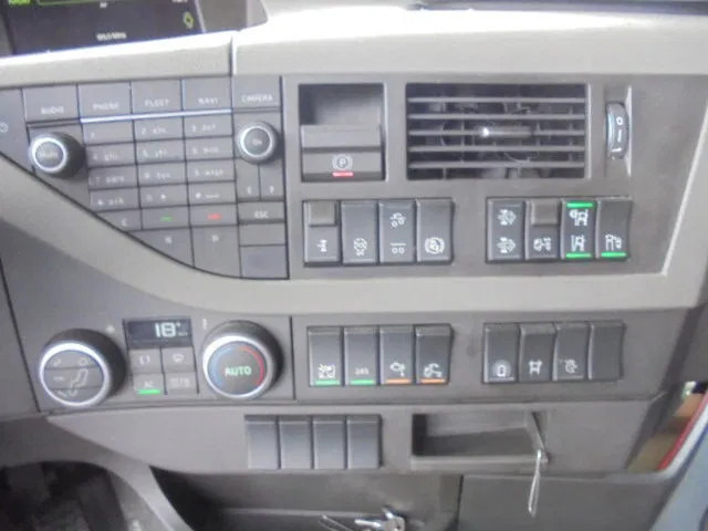 Камион с кран Volvo FH 420 6X2 NL TRUCK: снимка 11