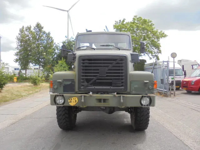 Volvo N 10 6X6 L + FASSI 3X IN STOCK - Бордови камион, Камион с кран: снимка 2 Volvo N 10 6X6 L + FASSI 3X IN STOCK - Бордови камион, Камион с кран: снимка 2