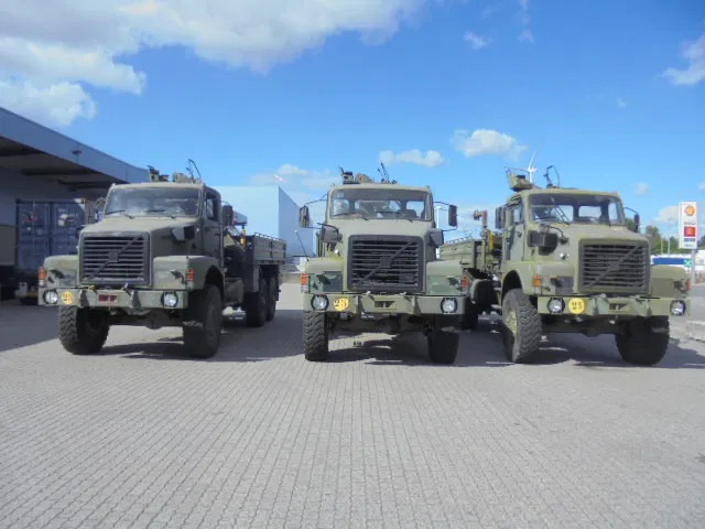 Volvo N 10 6X6 L + FASSI 3X IN STOCK - Бордови камион, Камион с кран: снимка 2 Volvo N 10 6X6 L + FASSI 3X IN STOCK - Бордови камион, Камион с кран: снимка 2