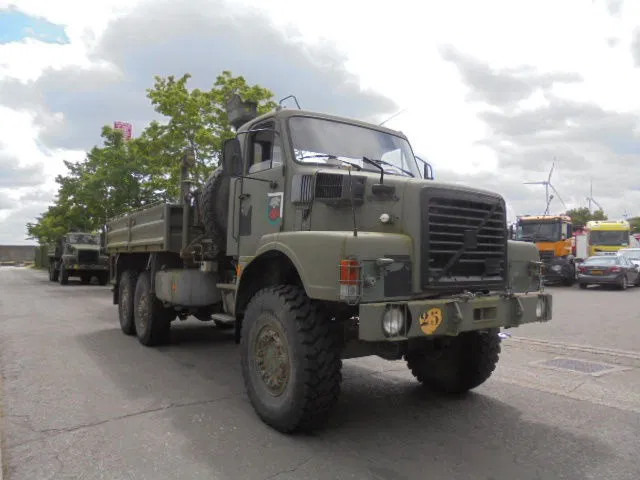 Volvo N 10 6X6 L + FASSI 3X IN STOCK - Бордови камион, Камион с кран: снимка 3 Volvo N 10 6X6 L + FASSI 3X IN STOCK - Бордови камион, Камион с кран: снимка 3