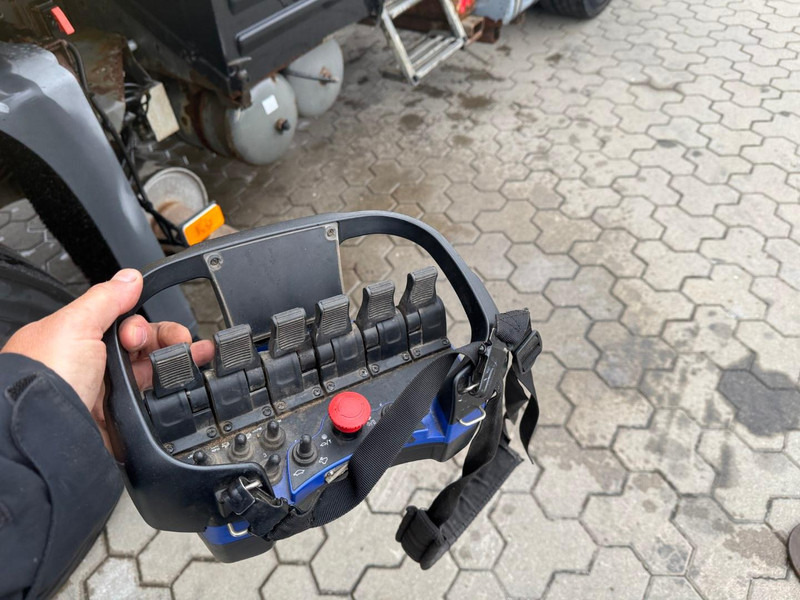Кран за камион за Камион Hiab 220 C - 5 + radio: снимка 8
