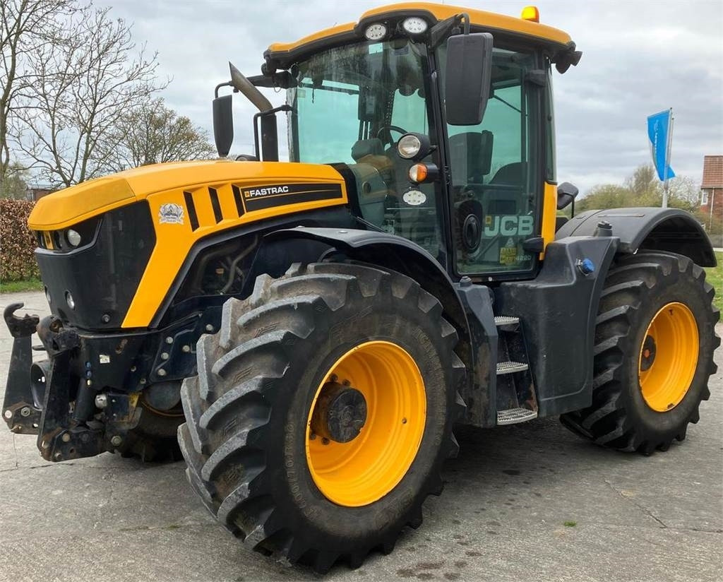 JCB 4220 Fastrac - Трактор: снимка 2 JCB 4220 Fastrac - Трактор: снимка 2