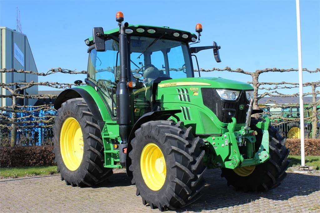 John Deere 6130R - Трактор: снимка 2 John Deere 6130R - Трактор: снимка 2