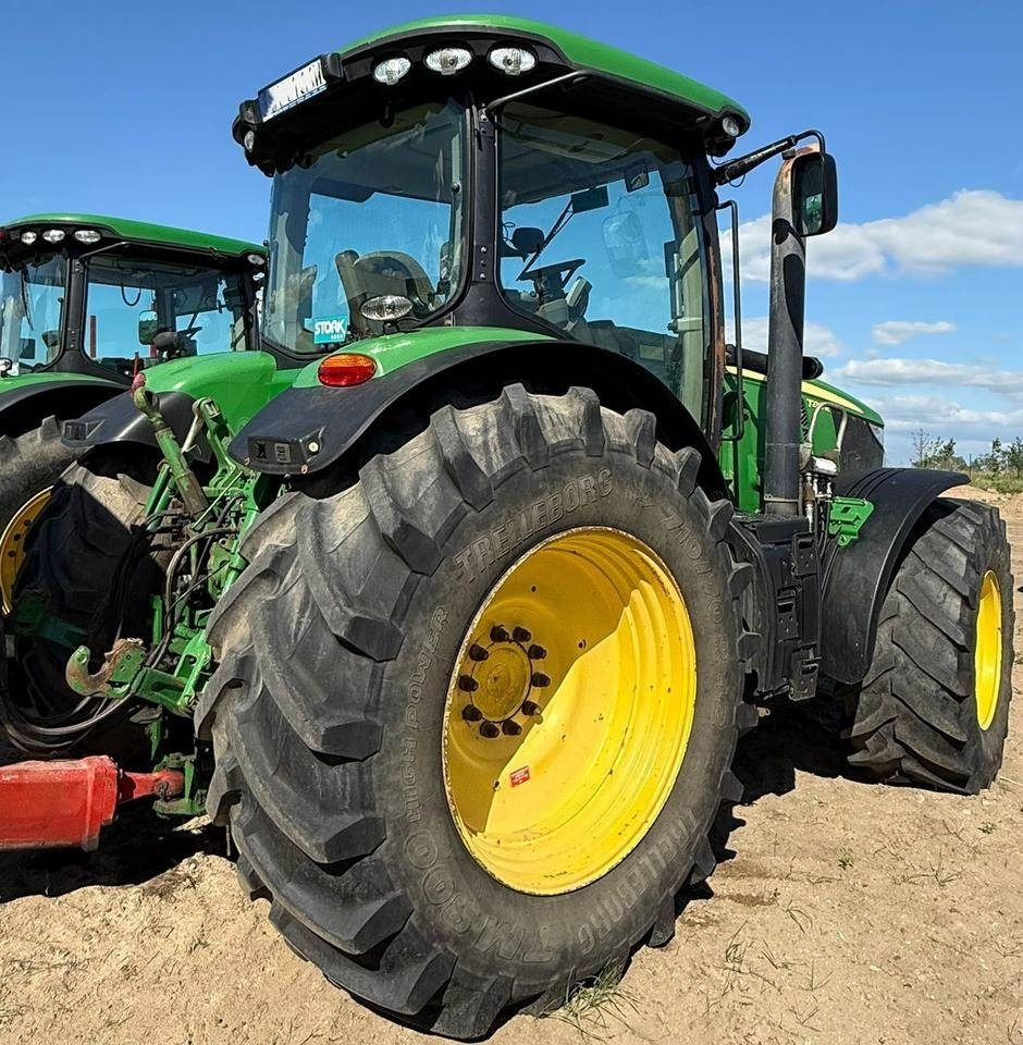 John Deere 7230R - Трактор: снимка 3 John Deere 7230R - Трактор: снимка 3