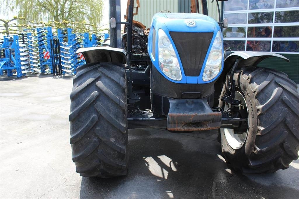 New Holland T7030 - Трактор: снимка 2 New Holland T7030 - Трактор: снимка 2
