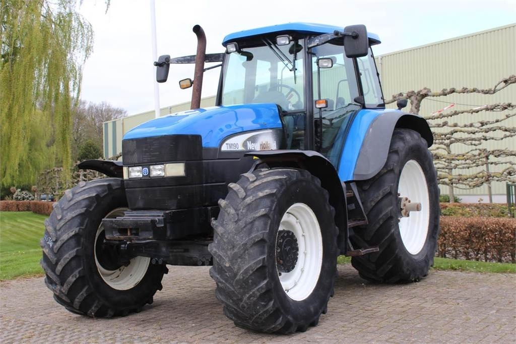 New Holland TM190 - Трактор: снимка 1 New Holland TM190 - Трактор: снимка 1