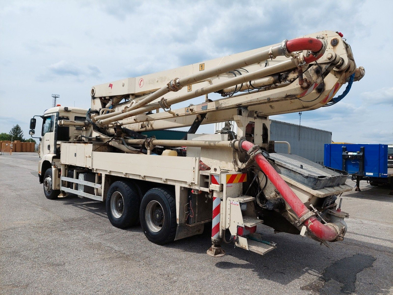 MAN TGA 33.400 6x4 BB JMBH 33 - Бетон помпа: снимка 3 MAN TGA 33.400 6x4 BB JMBH 33 - Бетон помпа: снимка 3