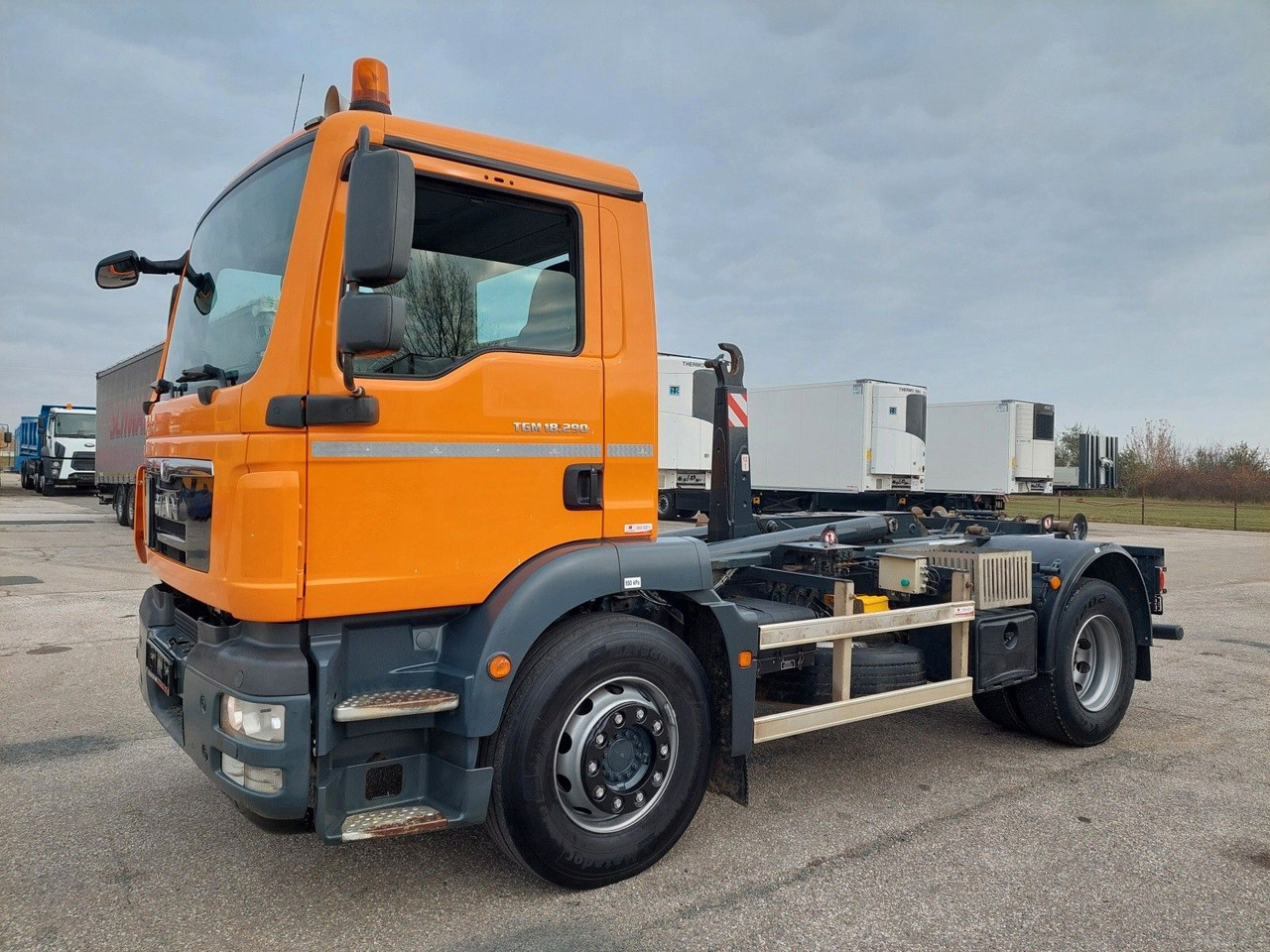 MAN TGM 18.290 4X2 BB - Мултилифт с кука камион: снимка 5 MAN TGM 18.290 4X2 BB - Мултилифт с кука камион: снимка 5