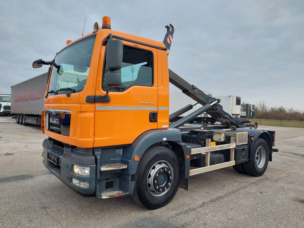 MAN TGM 18.290 4X2 BB - Мултилифт с кука камион: снимка 1 MAN TGM 18.290 4X2 BB - Мултилифт с кука камион: снимка 1