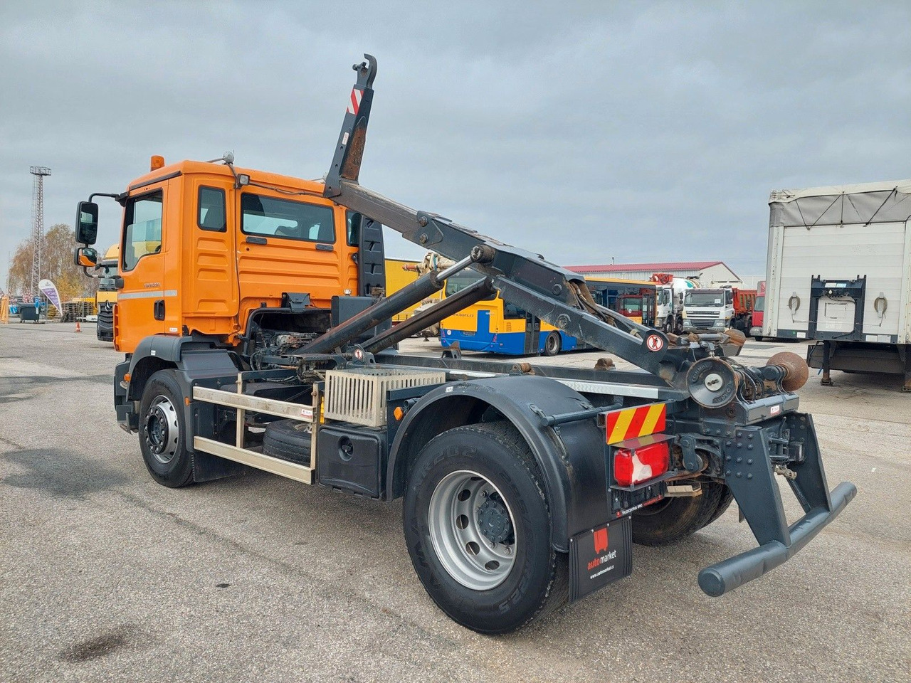 MAN TGM 18.290 4X2 BB - Мултилифт с кука камион: снимка 3 MAN TGM 18.290 4X2 BB - Мултилифт с кука камион: снимка 3