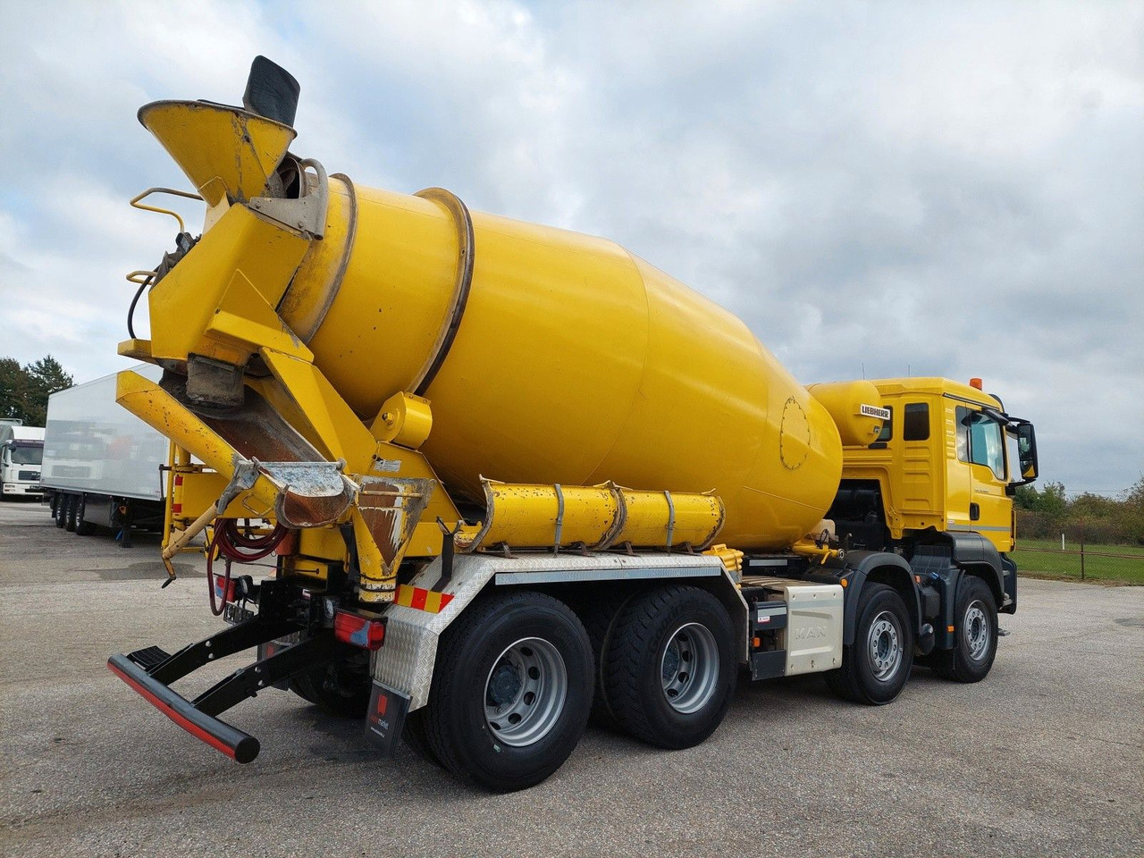 MAN TGS 32.460 8X4 BB Liebherr 9 m³ - Бетоновоз: снимка 4 MAN TGS 32.460 8X4 BB Liebherr 9 m³ - Бетоновоз: снимка 4