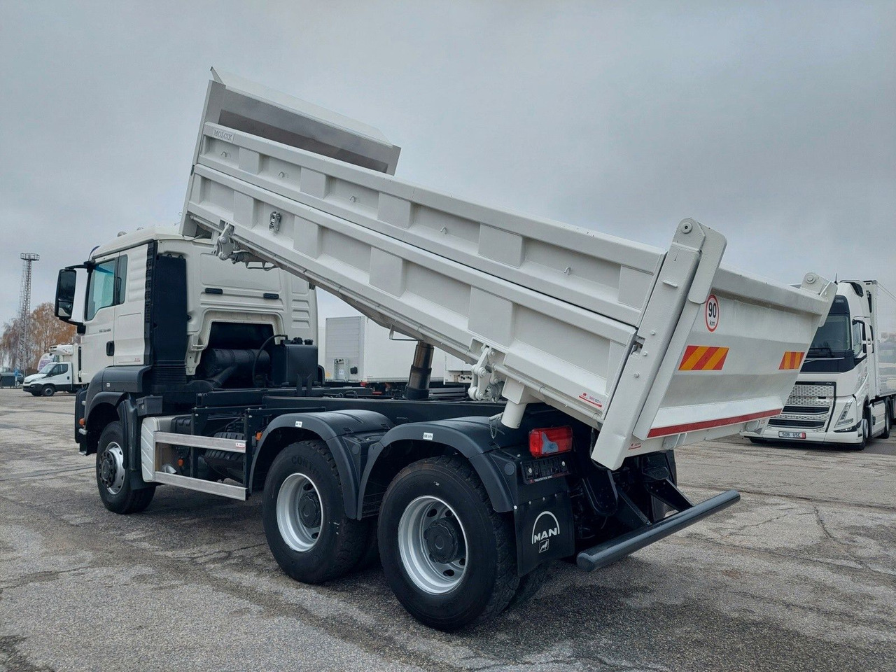 MAN TGS 33.480 6x6 BB Bordmatik - Самосвал камион: снимка 3 MAN TGS 33.480 6x6 BB Bordmatik - Самосвал камион: снимка 3