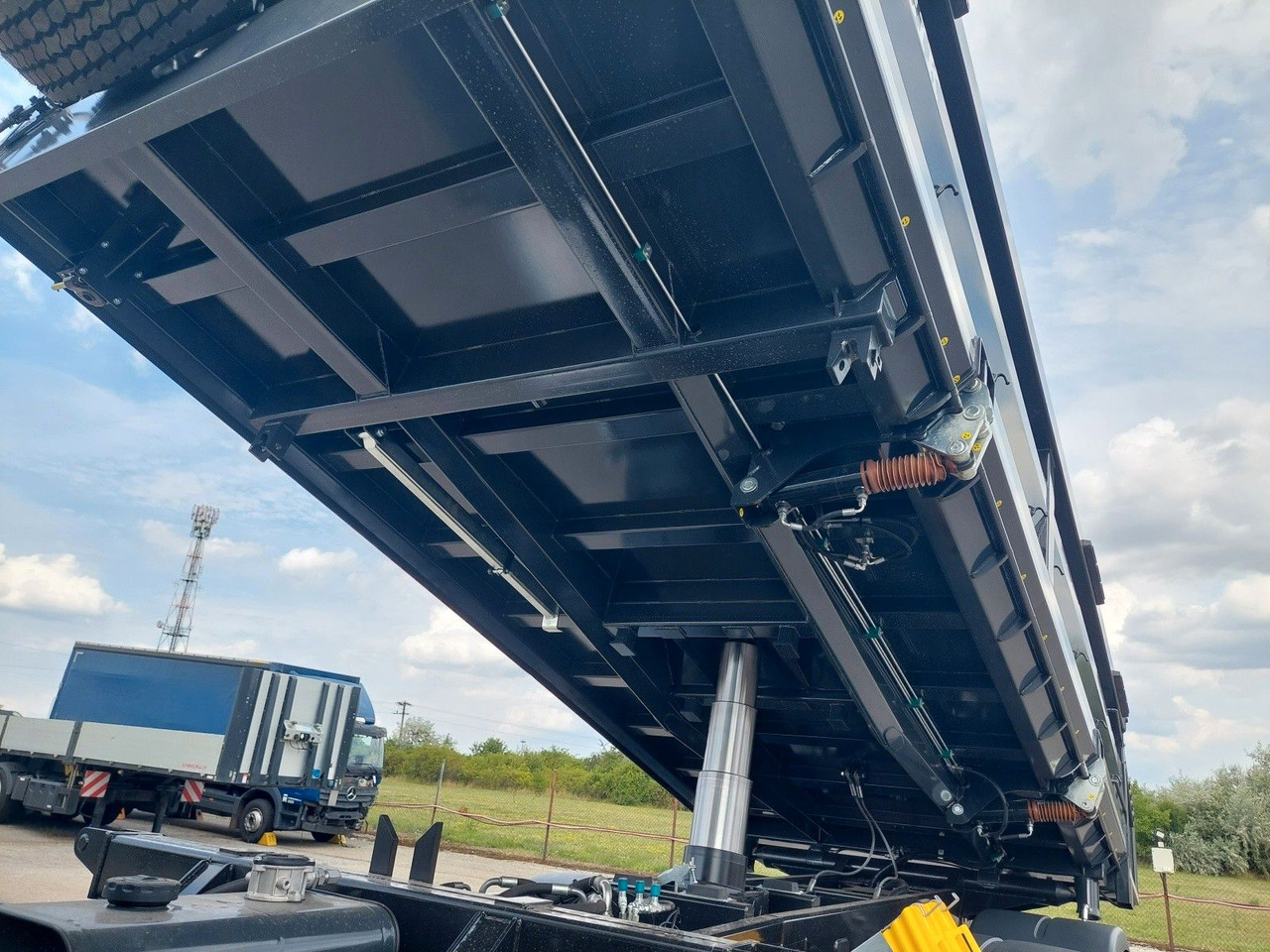 MAN TGS 41.480 8X6 BB CH - Самосвал камион: снимка 5 MAN TGS 41.480 8X6 BB CH - Самосвал камион: снимка 5