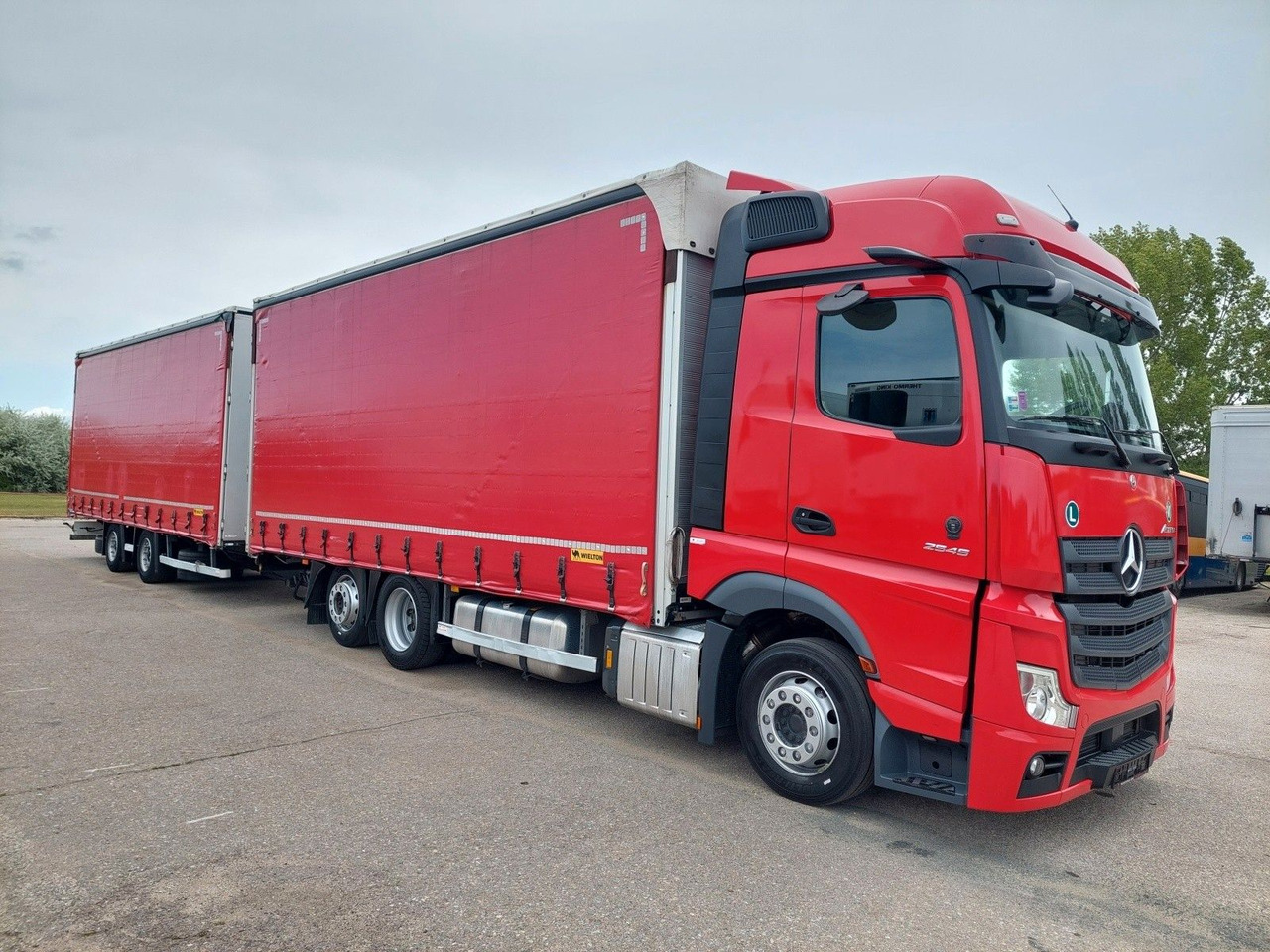 Mercedes-Benz Actros 2545 L/NR 6x2 + Wielton PC2K Durchbar - Камион с брезент: снимка 2 Mercedes-Benz Actros 2545 L/NR 6x2 + Wielton PC2K Durchbar - Камион с брезент: снимка 2