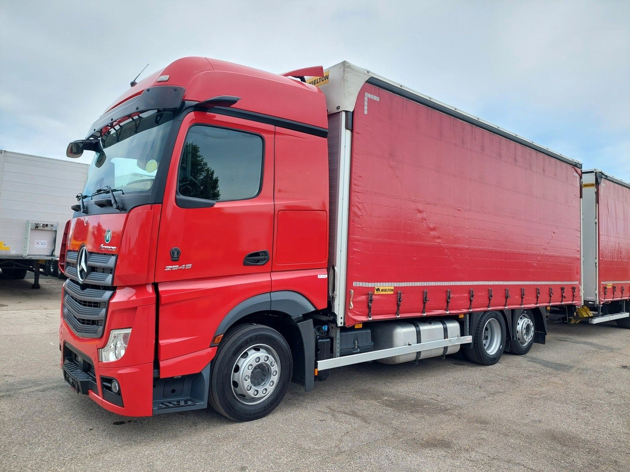 Mercedes-Benz Actros 2545 L/NR 6x2 + Wielton PC2K Durchbar - Камион с брезент: снимка 5 Mercedes-Benz Actros 2545 L/NR 6x2 + Wielton PC2K Durchbar - Камион с брезент: снимка 5