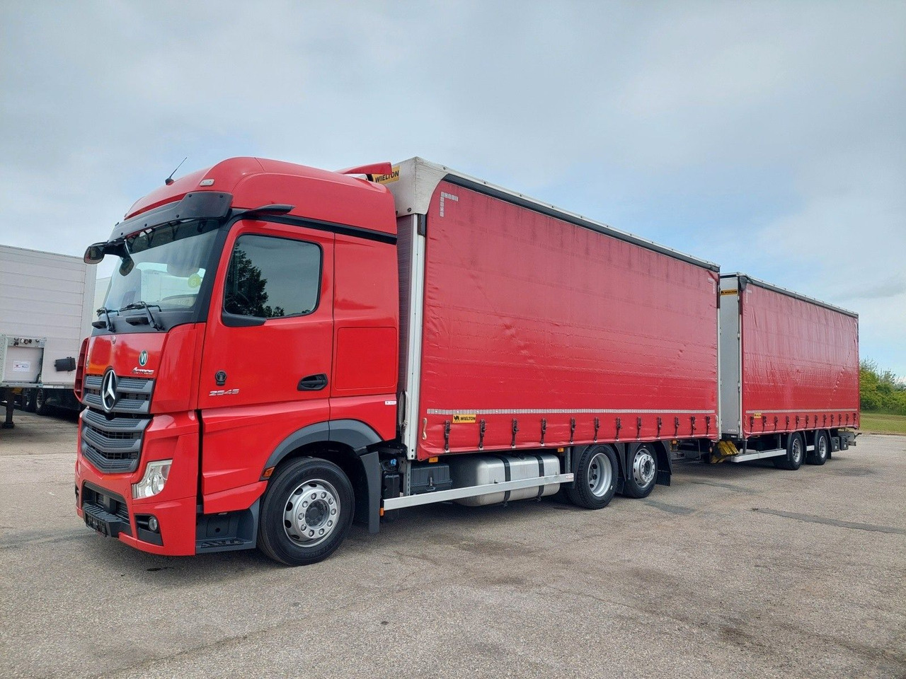 Mercedes-Benz Actros 2545 L/NR 6x2 + Wielton PC2K Durchbar - Камион с брезент: снимка 1 Mercedes-Benz Actros 2545 L/NR 6x2 + Wielton PC2K Durchbar - Камион с брезент: снимка 1