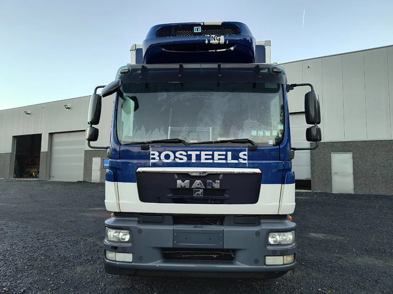 MAN TGM 18.250 2 COMP THERMOKING - 2000KG DHOLLANDIA - Рефрижератор камион: снимка 2 MAN TGM 18.250 2 COMP THERMOKING - 2000KG DHOLLANDIA - Рефрижератор камион: снимка 2