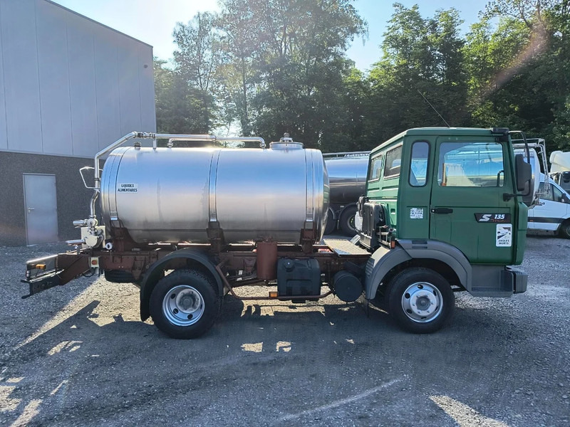 Renault Midliner S135 - ONLY 54 400KM - SMALL TANK 3680L INSULATED INOX - Камион цистерна: снимка 4 Renault Midliner S135 - ONLY 54 400KM - SMALL TANK 3680L INSULATED INOX - Камион цистерна: снимка 4
