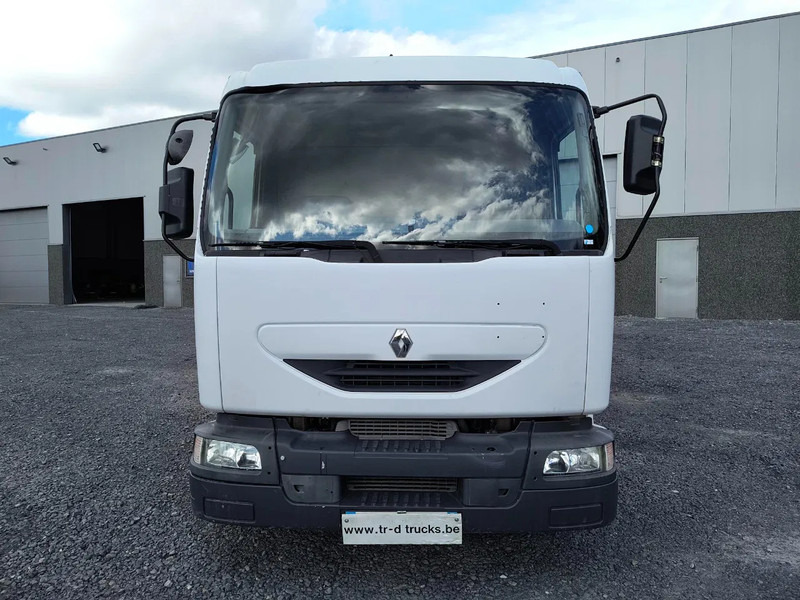 Renault Midlum 220 8000L FUEL / CARBURANT TANK - 3 COMP/ A LAMES - Камион цистерна: снимка 2 Renault Midlum 220 8000L FUEL / CARBURANT TANK - 3 COMP/ A LAMES - Камион цистерна: снимка 2