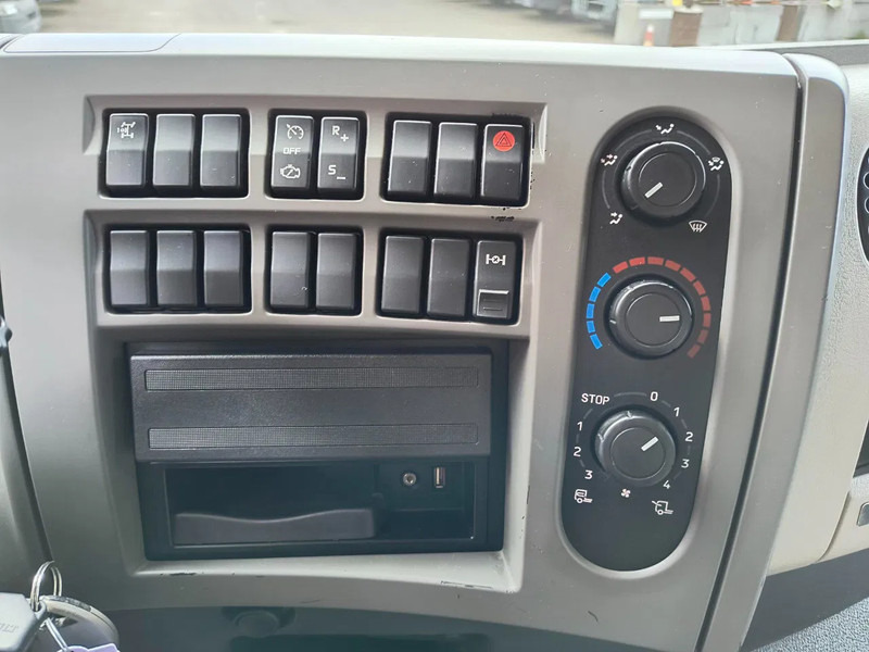 Камион цистерна За превоз на гориво Renault Premium 310 DXI - CARBURANT / FUEL 13500L - 4 COMP: снимка 11