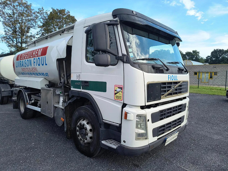 Volvo FM 440 13000L FUEL / CARBURANT - 4 COMP - Камион цистерна: снимка 3 Volvo FM 440 13000L FUEL / CARBURANT - 4 COMP - Камион цистерна: снимка 3