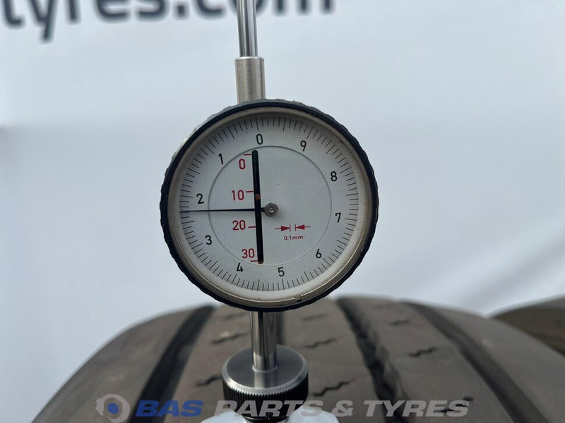 BARUM Barum 315/70R22.5 BF200 R 156/150 M+S 3PMSF gebruikte set - Гума за Камион: снимка 3 BARUM Barum 315/70R22.5 BF200 R 156/150 M+S 3PMSF gebruikte set - Гума за Камион: снимка 3