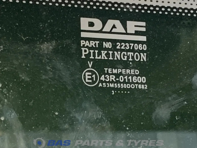 DAF Dakraam glas DAF 2246306 - Слънцезащитна козирка за Камион: снимка 4 DAF Dakraam glas DAF 2246306 - Слънцезащитна козирка за Камион: снимка 4