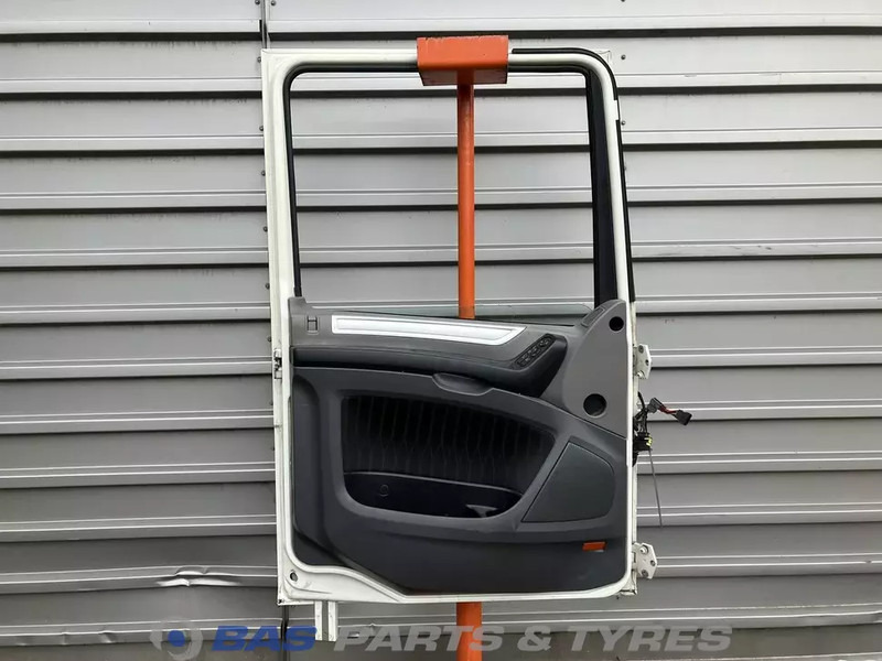 DAF XF106 - Врата и части за Камион: снимка 2 DAF XF106 - Врата и части за Камион: снимка 2