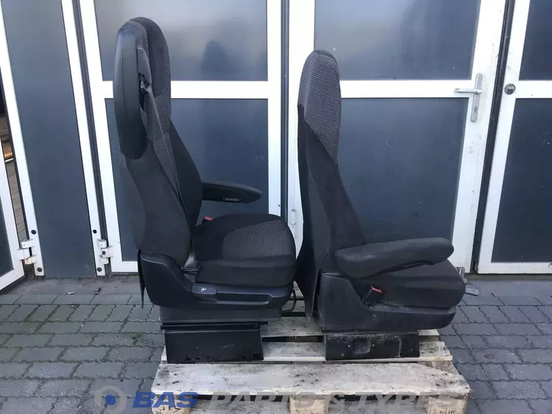 DAF XF106 Stoelen set DAF 1844320 - Седалка за Камион: снимка 4 DAF XF106 Stoelen set DAF 1844320 - Седалка за Камион: снимка 4