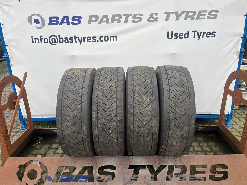 Goodyear Goodyear 315/70R22.5 KMAX D G2 154/152 M+S 3PMSF gebruikte set - Гума за Камион: снимка 1 Goodyear Goodyear 315/70R22.5 KMAX D G2 154/152 M+S 3PMSF gebruikte set - Гума за Камион: снимка 1