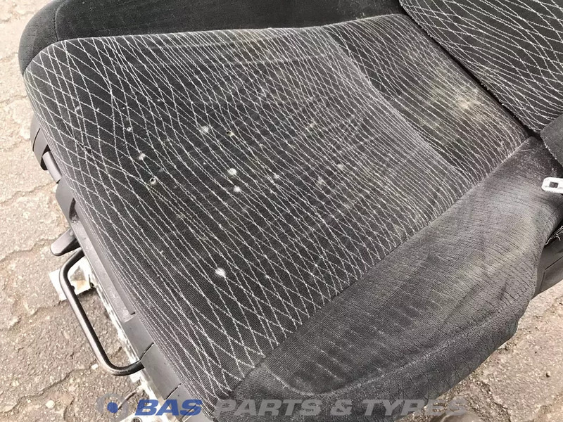 Mercedes-Benz Actros MP4 Bestuurdersstoel Mercedes A 960 910 27 02 - Седалка за Камион: снимка 5 Mercedes-Benz Actros MP4 Bestuurdersstoel Mercedes A 960 910 27 02 - Седалка за Камион: снимка 5