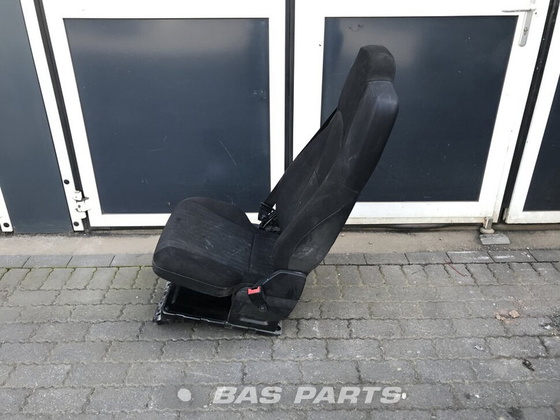 Mercedes-Benz Actros MP4 Bijrijdersstoel Mercedes A 960 910 29 03 - Седалка за Камион: снимка 2 Mercedes-Benz Actros MP4 Bijrijdersstoel Mercedes A 960 910 29 03 - Седалка за Камион: снимка 2