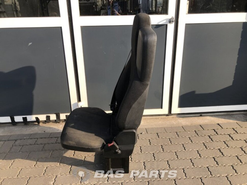 Mercedes-Benz Actros MP4 Bijrijdersstoel Mercedes A 960 910 30 03 - Седалка за Камион: снимка 2 Mercedes-Benz Actros MP4 Bijrijdersstoel Mercedes A 960 910 30 03 - Седалка за Камион: снимка 2