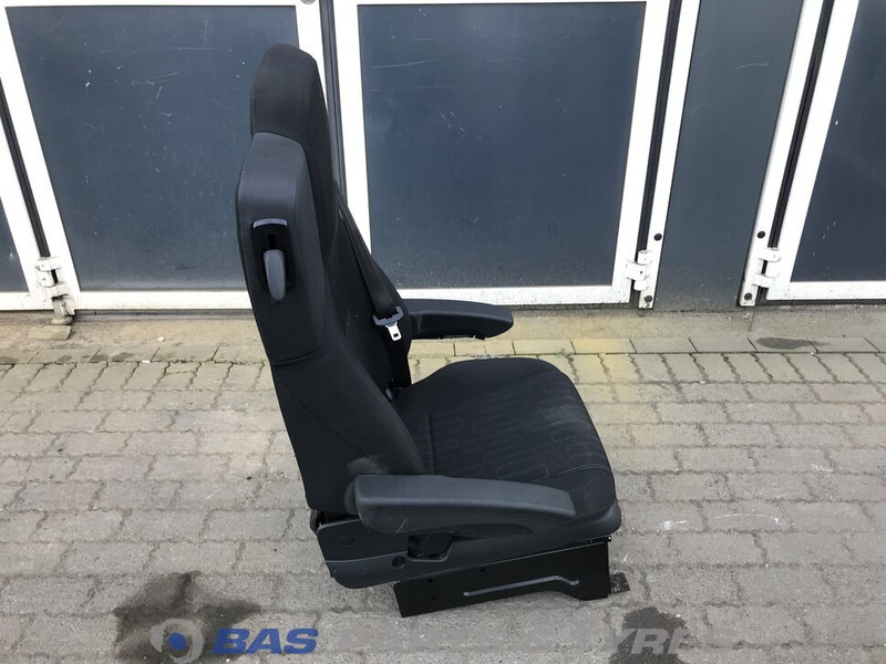 Mercedes-Benz Actros MP4 Chauffeursstoel Mercedes A 960 910 73 04 - Седалка за Камион: снимка 4 Mercedes-Benz Actros MP4 Chauffeursstoel Mercedes A 960 910 73 04 - Седалка за Камион: снимка 4