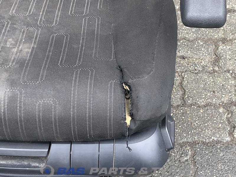 Mercedes-Benz Actros MP4 Chauffeursstoel Mercedes A 960 910 73 04 - Седалка за Камион: снимка 5 Mercedes-Benz Actros MP4 Chauffeursstoel Mercedes A 960 910 73 04 - Седалка за Камион: снимка 5