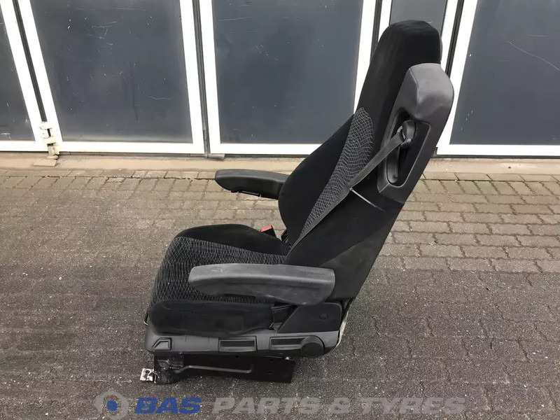 Mercedes-Benz Actros MP4 - Седалка за Камион: снимка 2 Mercedes-Benz Actros MP4 - Седалка за Камион: снимка 2