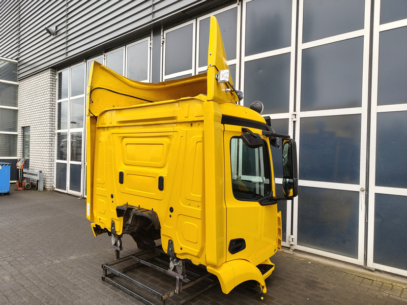 Mercedes-Benz Antos MP4 Mercedes ClassicSpace S-cab L1H1 A 000 600 01 01 - Кабина и интериор за Камион: снимка 3 Mercedes-Benz Antos MP4 Mercedes ClassicSpace S-cab L1H1 A 000 600 01 01 - Кабина и интериор за Камион: снимка 3