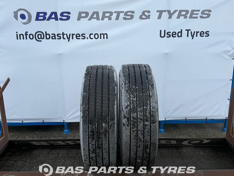 Pirelli Pirelli 315/70R22.5 RETREAD (cover) 156/150 M+S 3PMSF gebruikte set - Гума за Камион: снимка 1 Pirelli Pirelli 315/70R22.5 RETREAD (cover) 156/150 M+S 3PMSF gebruikte set - Гума за Камион: снимка 1
