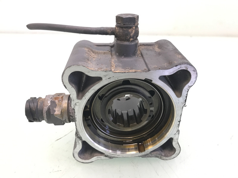 Scania PTO Scania 1530346 - Ос и части за Камион: снимка 2 Scania PTO Scania 1530346 - Ос и части за Камион: снимка 2