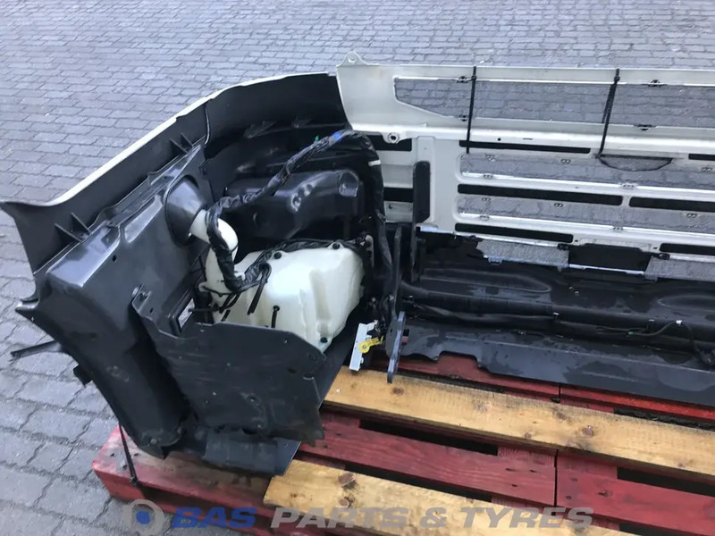 Scania R-Serie Bumper Scania 1885940 - Броня за Камион: снимка 4 Scania R-Serie Bumper Scania 1885940 - Броня за Камион: снимка 4