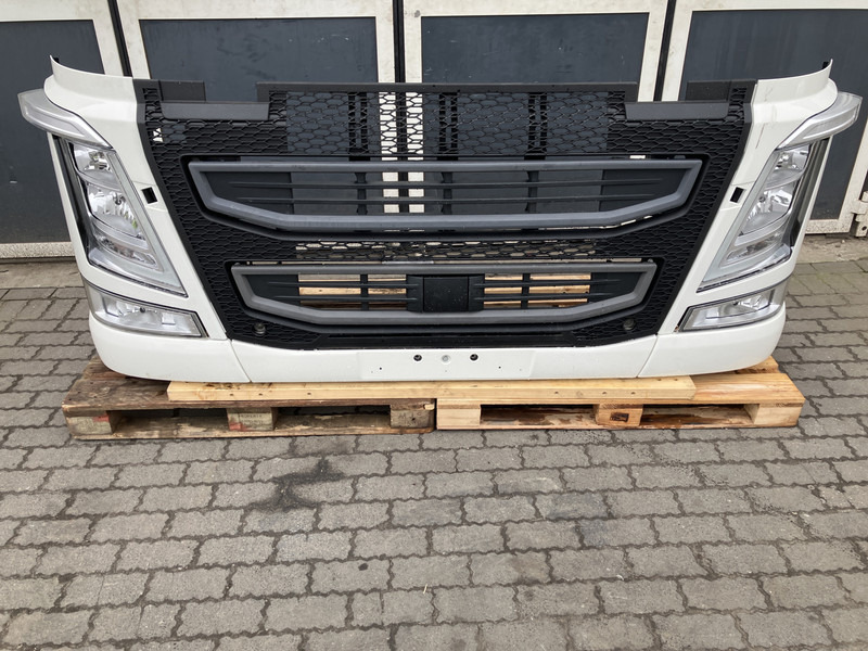 Volvo FH4 - Броня за Камион: снимка 1 Volvo FH4 - Броня за Камион: снимка 1