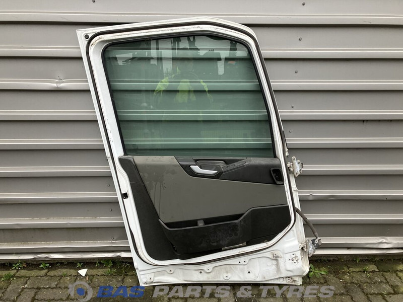 Volvo FH4 - Врата и части за Камион: снимка 2 Volvo FH4 - Врата и части за Камион: снимка 2