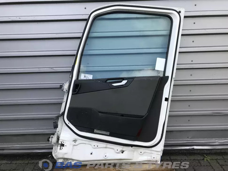 Volvo FH4 - Врата и части за Камион: снимка 2 Volvo FH4 - Врата и части за Камион: снимка 2