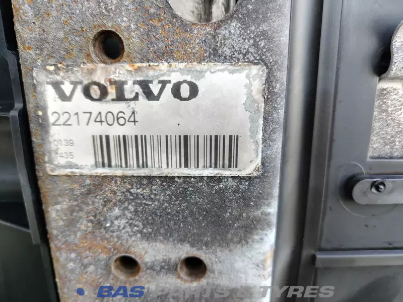 Volvo FH4 - Радиатор за Камион: снимка 2 Volvo FH4 - Радиатор за Камион: снимка 2