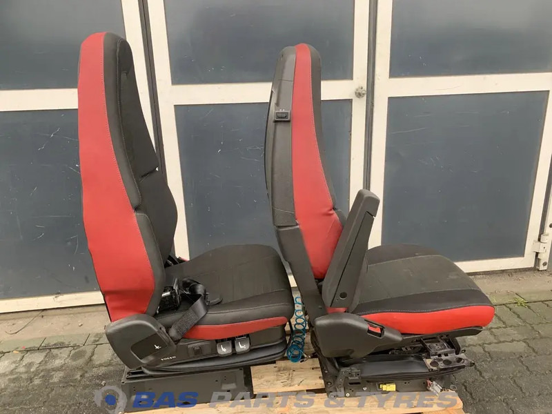 Volvo FH4 Stoelen set Volvo 84160057 - Седалка за Камион: снимка 4 Volvo FH4 Stoelen set Volvo 84160057 - Седалка за Камион: снимка 4