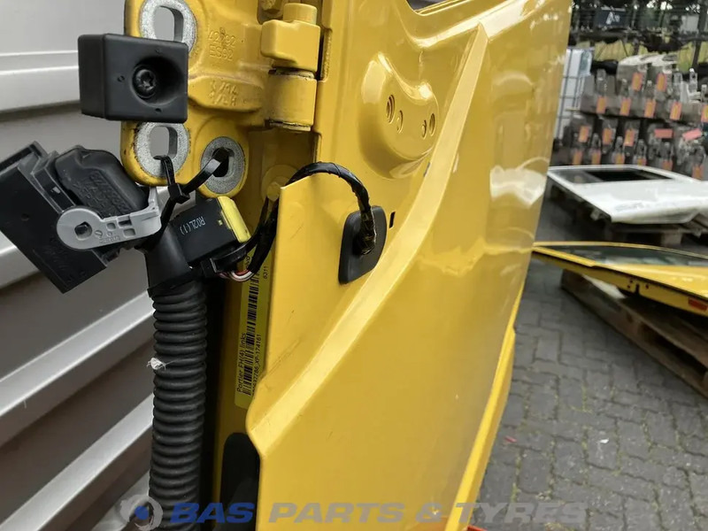 Volvo FH4B - Врата и части за Камион: снимка 3 Volvo FH4B - Врата и части за Камион: снимка 3