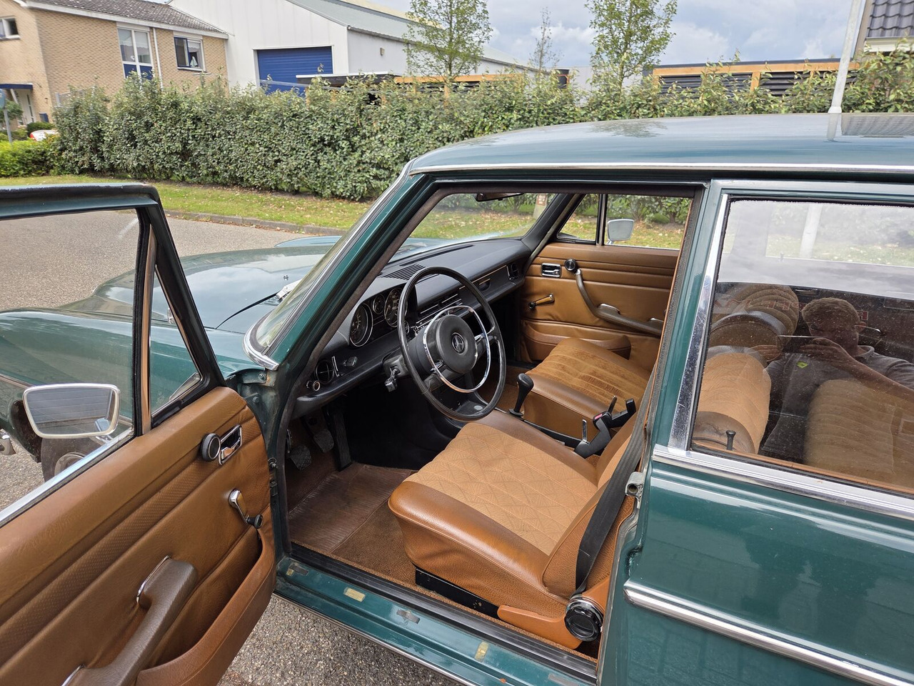 Седан Mercedes-Benz 220 (W115) sedan: снимка 10