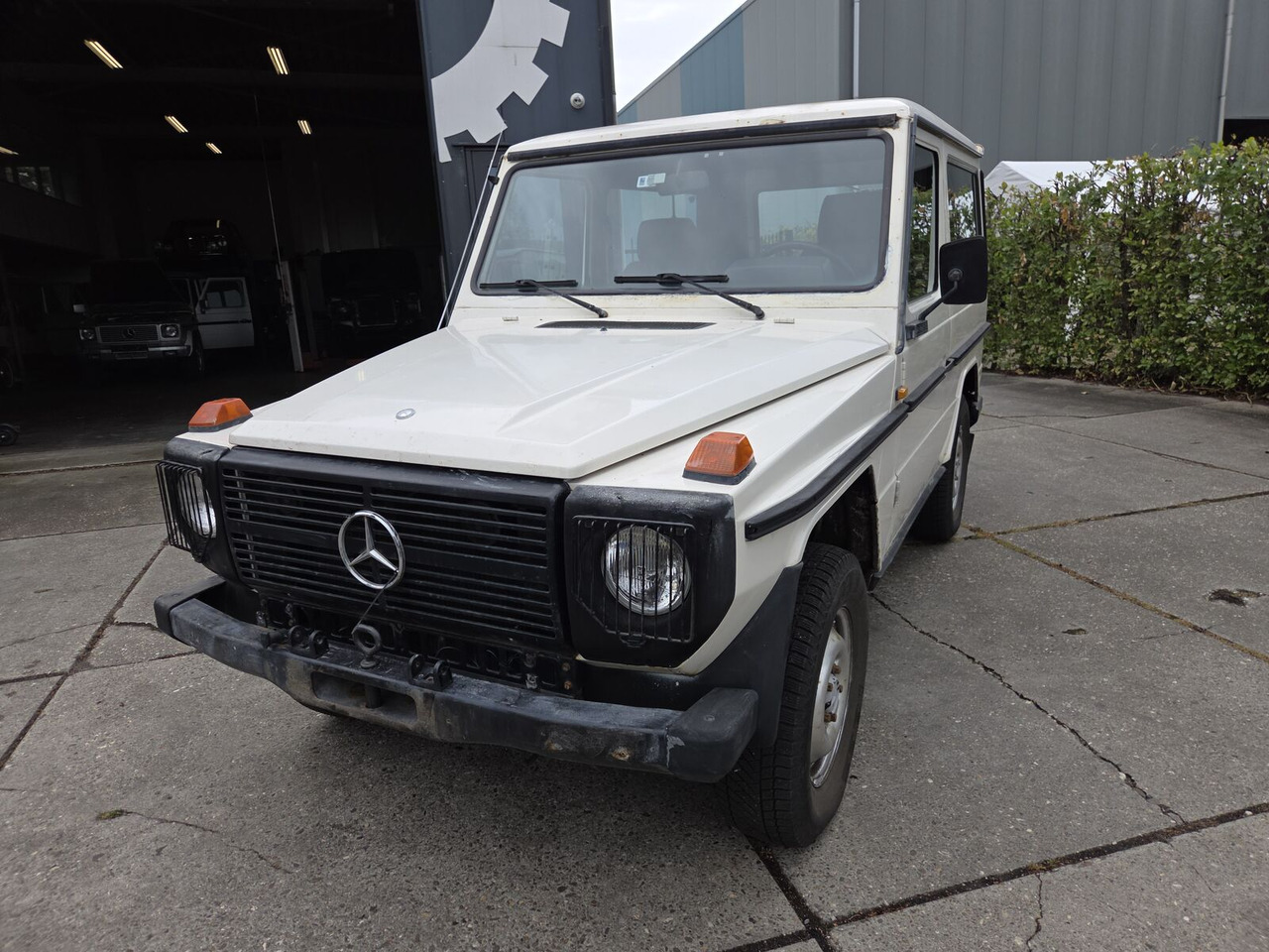 Mercedes-Benz G-klasse 230GE 1985 SUV - Джип: снимка 2 Mercedes-Benz G-klasse 230GE 1985 SUV - Джип: снимка 2